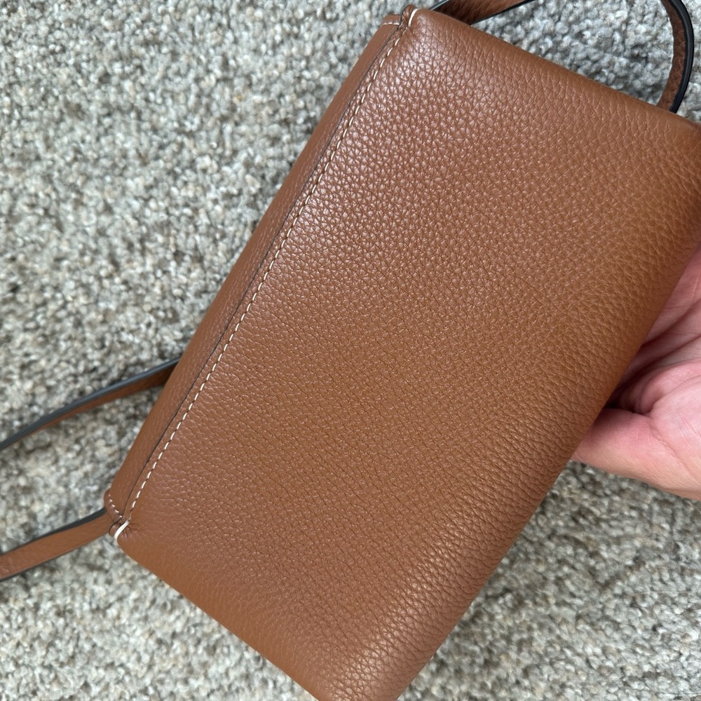 Tory Burch Tan Leather Crossbody Bag with Gold Accent - Picture 8 of 10